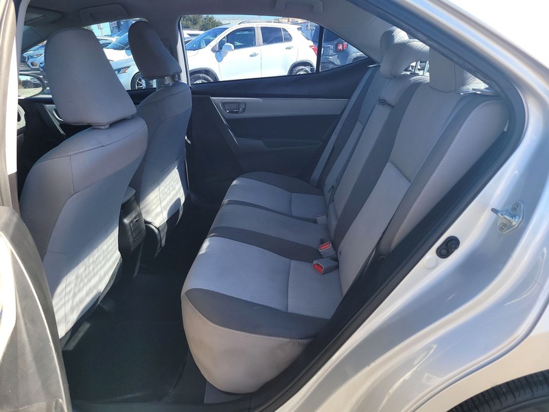 Toyota Corolla Vehicle Full-screen Gallery Image 08