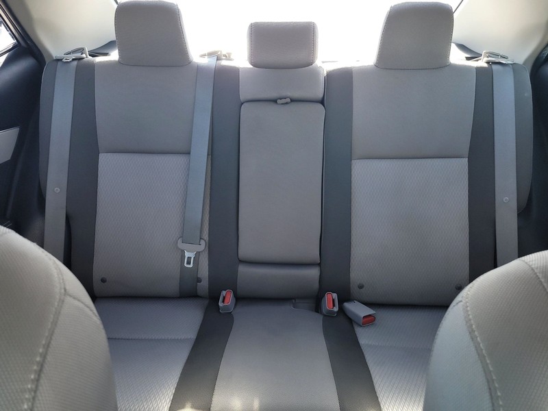 Toyota Corolla Vehicle Full-screen Gallery Image 10