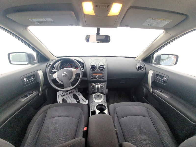 Nissan Rogue Select Vehicle Full-screen Gallery Image 15