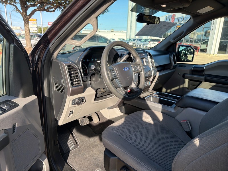 Ford F-150 Vehicle Full-screen Gallery Image 09