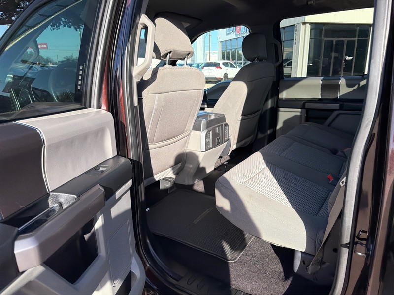 Ford F-150 Vehicle Full-screen Gallery Image 10