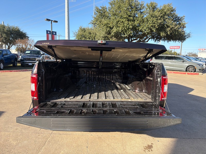 Ford F-150 Vehicle Full-screen Gallery Image 11