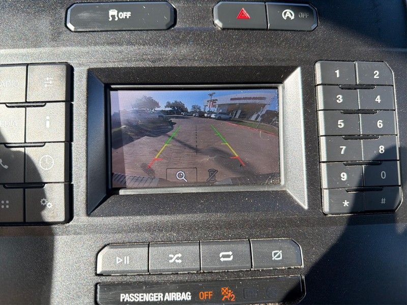 Ford F-150 Vehicle Full-screen Gallery Image 17