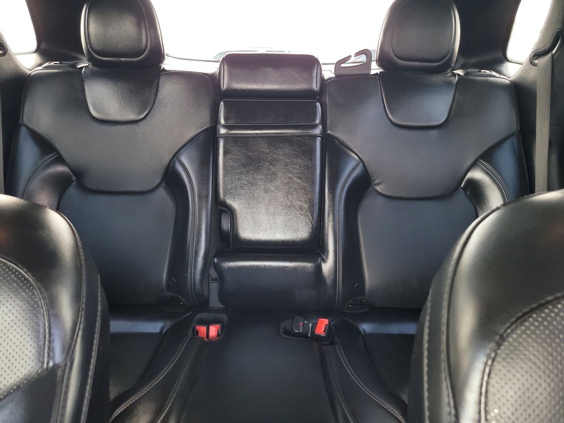 Jeep Cherokee Vehicle Full-screen Gallery Image 13