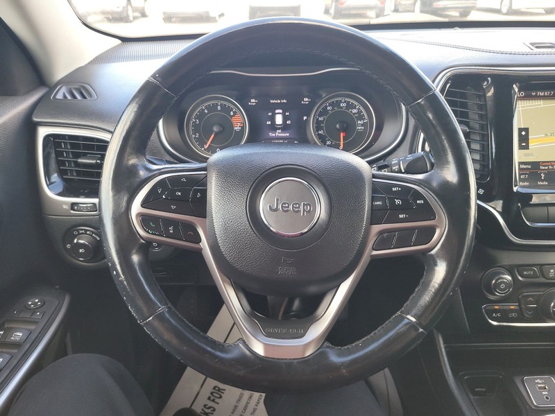 Jeep Cherokee Vehicle Full-screen Gallery Image 14