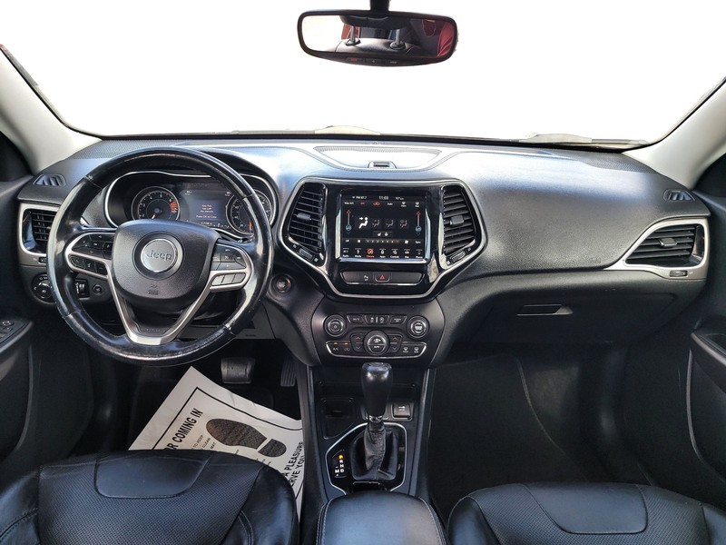 Jeep Cherokee Vehicle Full-screen Gallery Image 16