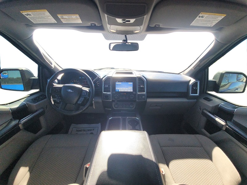 Ford F-150 Vehicle Full-screen Gallery Image 14