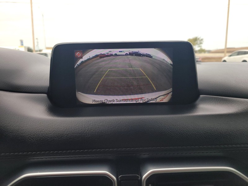 Mazda CX-5 Vehicle Full-screen Gallery Image 17