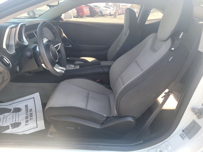 Chevrolet Camaro Vehicle Full-screen Gallery Image 9