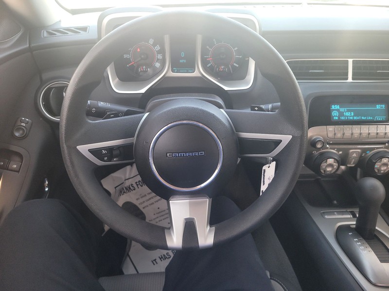 Chevrolet Camaro Vehicle Full-screen Gallery Image 13