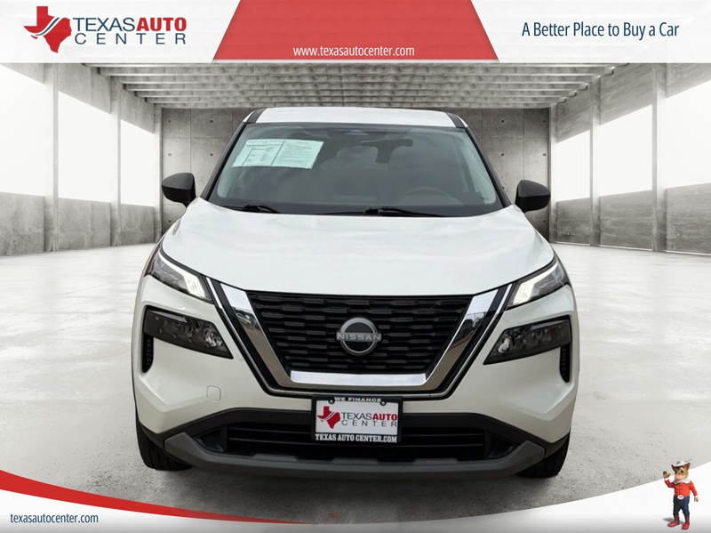 Nissan Rogue Vehicle Full-screen Gallery Image 03