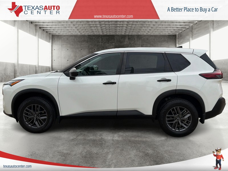 Nissan Rogue Vehicle Full-screen Gallery Image 05