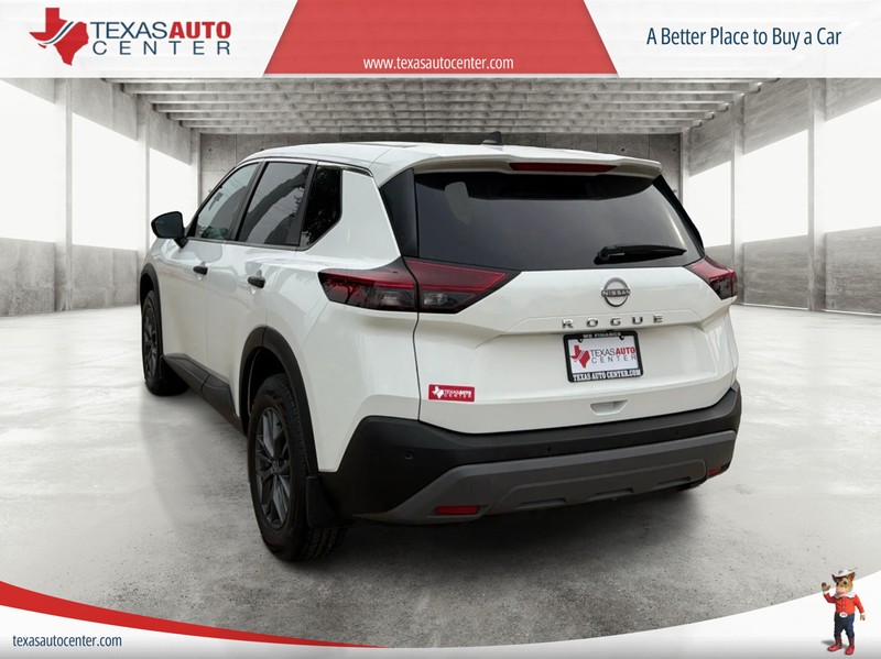 Nissan Rogue Vehicle Full-screen Gallery Image 08