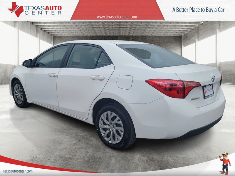 Toyota Corolla Vehicle Full-screen Gallery Image 08