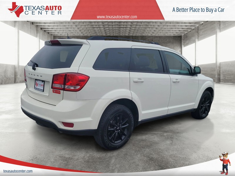 Dodge Journey Vehicle Full-screen Gallery Image 07