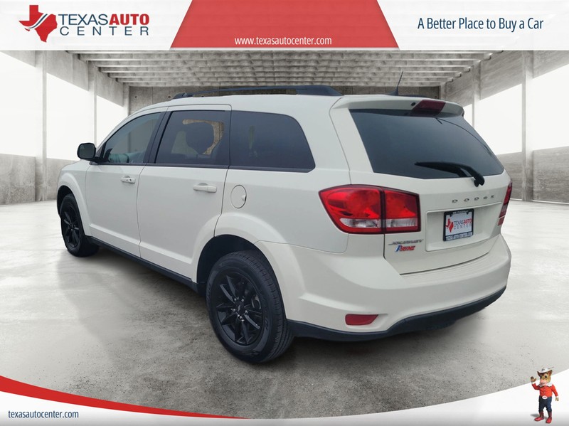 Dodge Journey Vehicle Full-screen Gallery Image 08