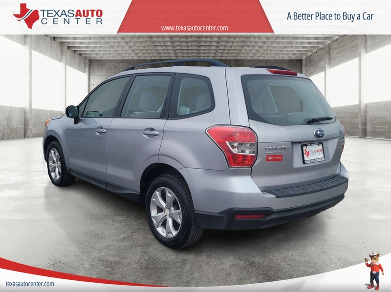 Subaru Forester Vehicle Full-screen Gallery Image 08