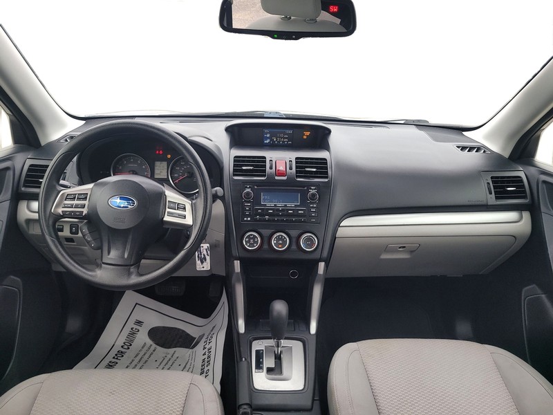 Subaru Forester Vehicle Full-screen Gallery Image 16