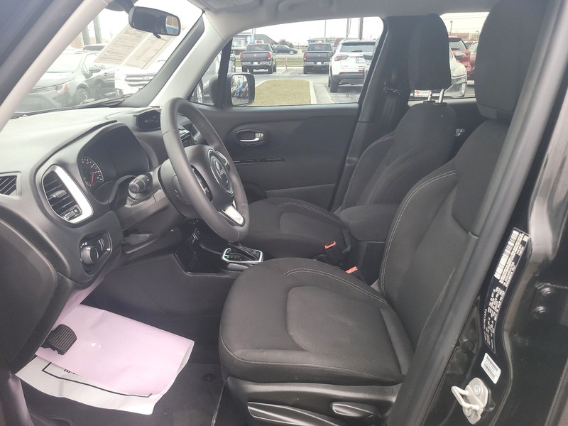 Jeep Renegade Vehicle Full-screen Gallery Image 09