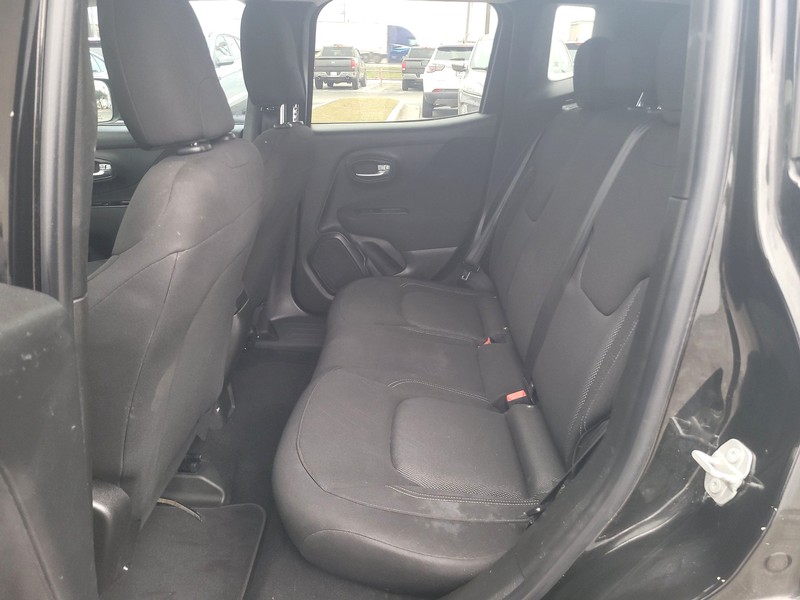 Jeep Renegade Vehicle Full-screen Gallery Image 10