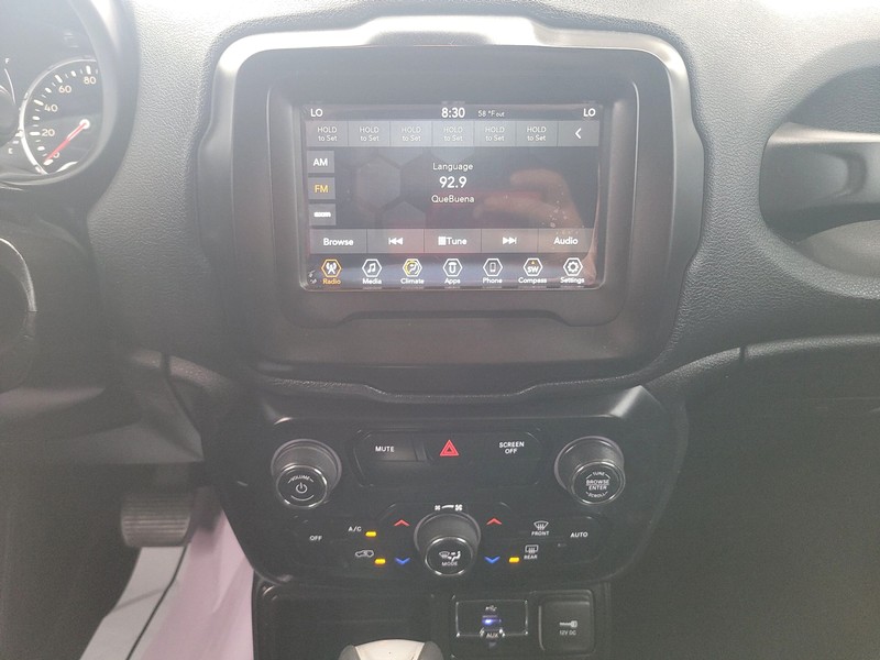 Jeep Renegade Vehicle Full-screen Gallery Image 12