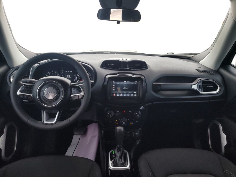 Jeep Renegade Vehicle Full-screen Gallery Image 16