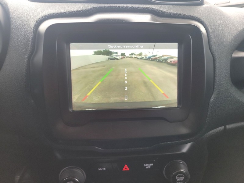 Jeep Renegade Vehicle Full-screen Gallery Image 17