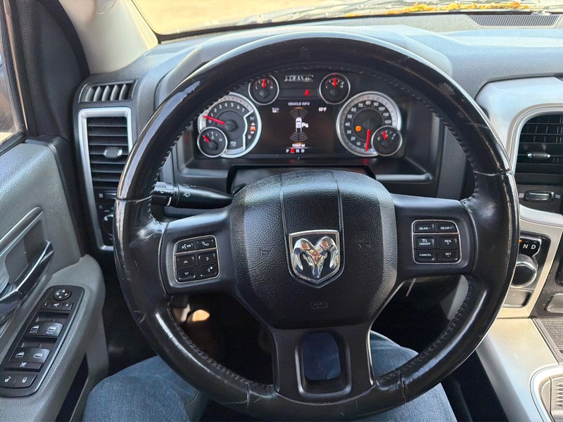Ram 1500 Vehicle Full-screen Gallery Image 14