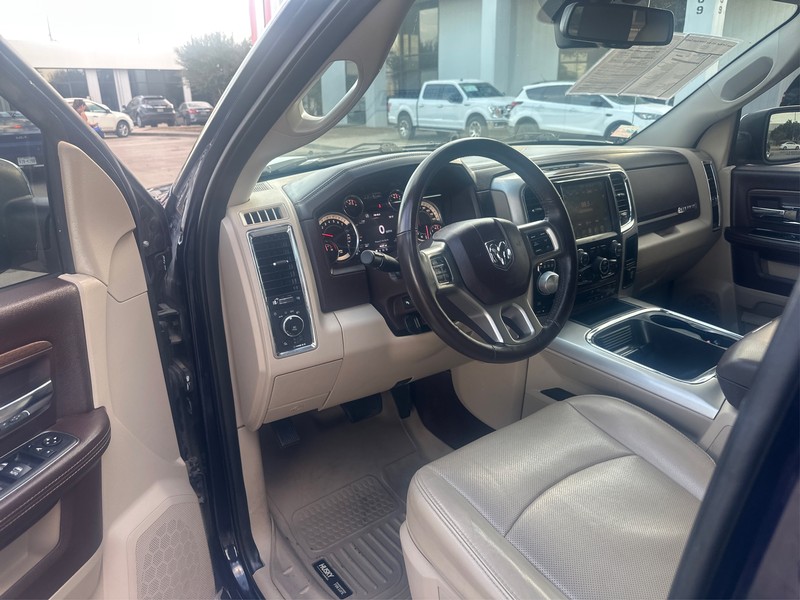 Ram 1500 Vehicle Full-screen Gallery Image 8