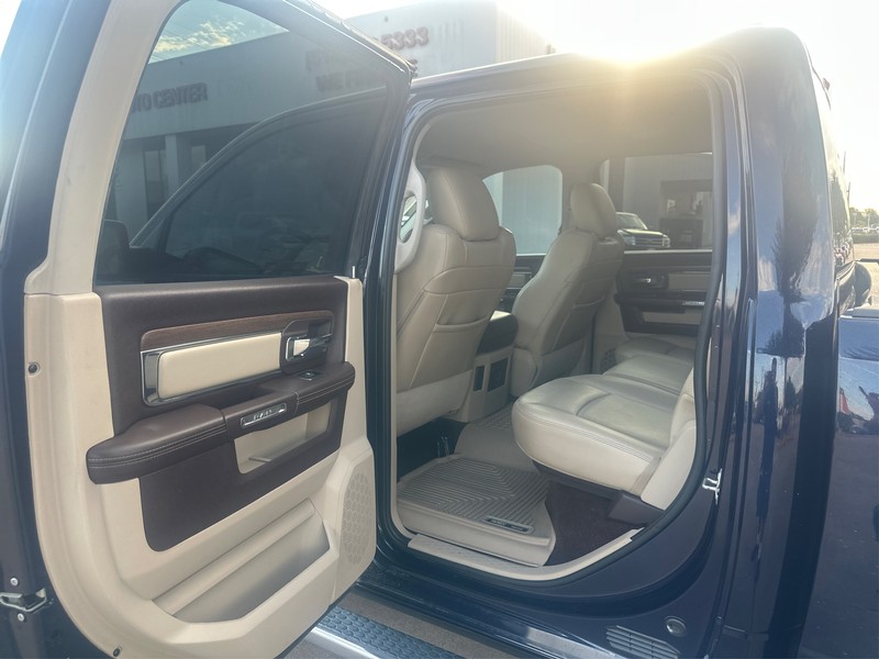 Ram 1500 Vehicle Full-screen Gallery Image 9