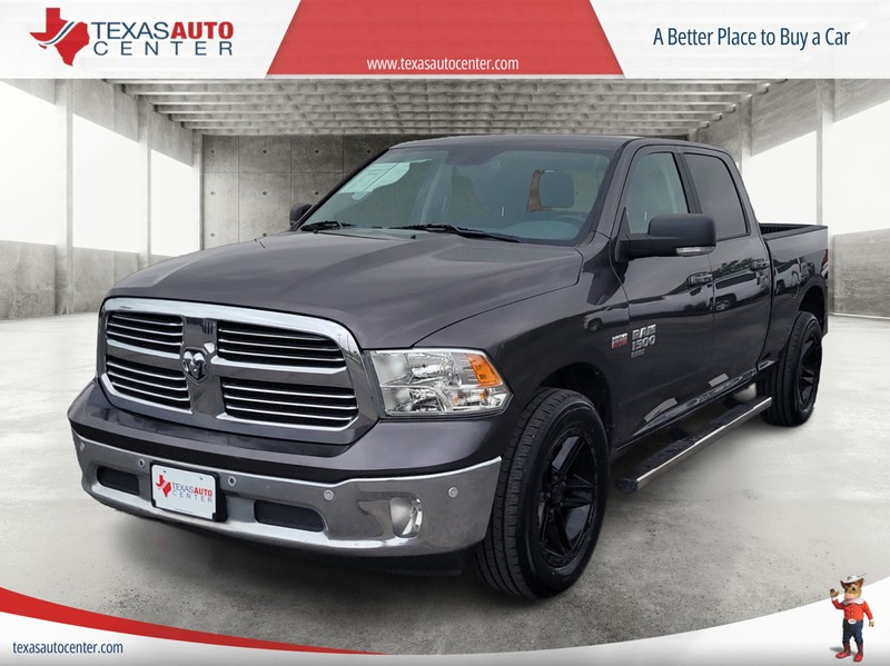 Ram 1500 Classic Vehicle Full-screen Gallery Image 2