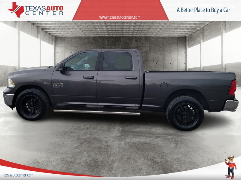 Ram 1500 Classic Vehicle Full-screen Gallery Image 5