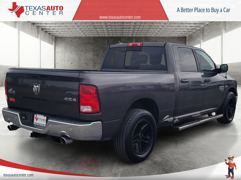 Ram 1500 Classic Vehicle Full-screen Gallery Image 7