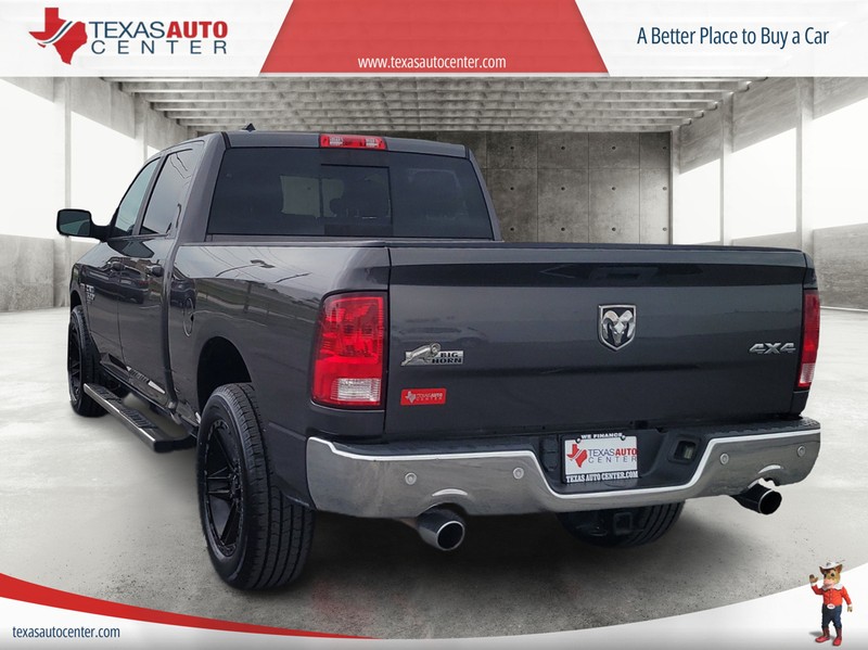 Ram 1500 Classic Vehicle Full-screen Gallery Image 8