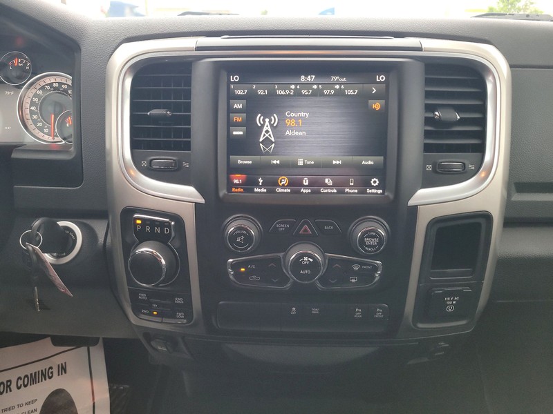 Ram 1500 Classic Vehicle Full-screen Gallery Image 11