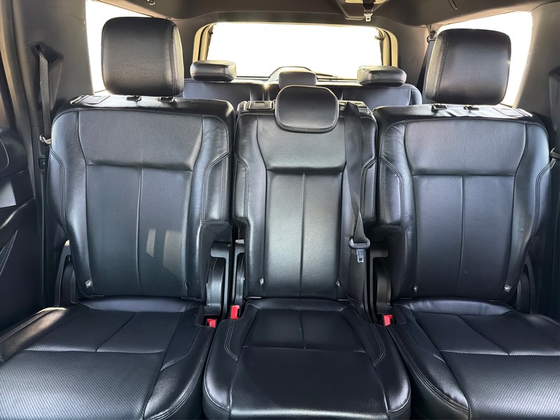 Ford Expedition Max Vehicle Full-screen Gallery Image 13