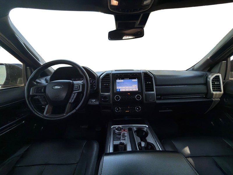 Ford Expedition Max Vehicle Full-screen Gallery Image 15