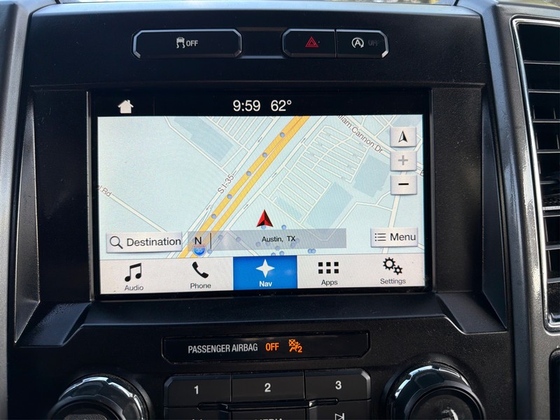 Ford F-150 Vehicle Full-screen Gallery Image 17