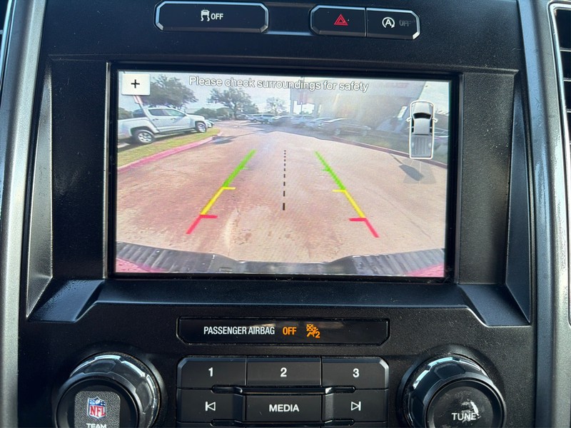 Ford F-150 Vehicle Full-screen Gallery Image 18