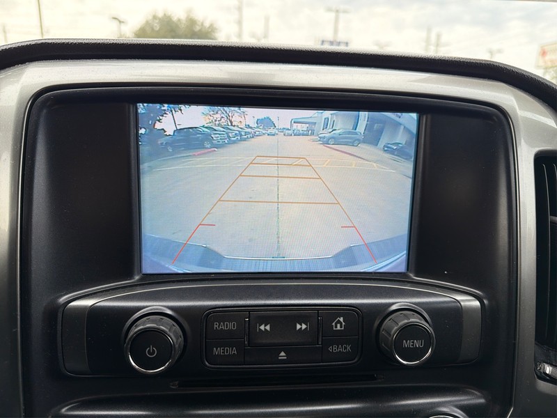 Chevrolet Silverado 1500 Vehicle Full-screen Gallery Image 17