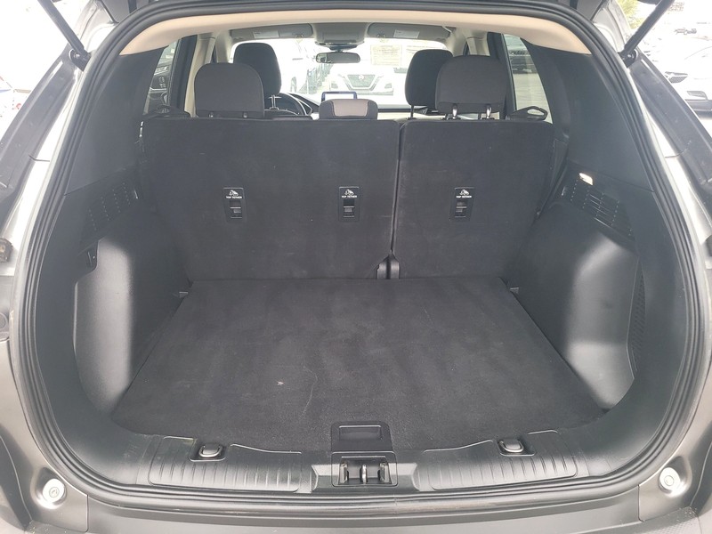 Ford Escape Vehicle Full-screen Gallery Image 11