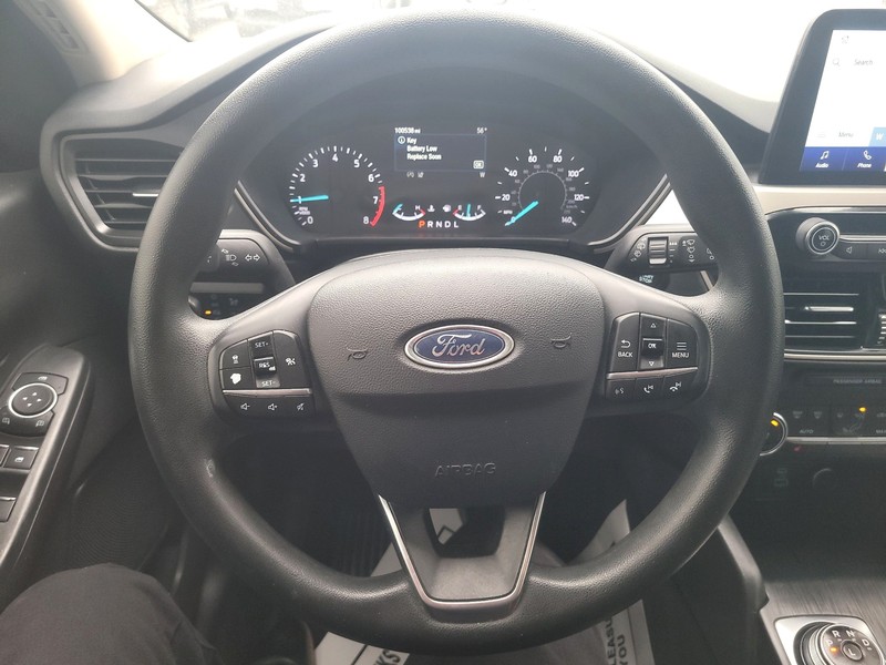 Ford Escape Vehicle Full-screen Gallery Image 14