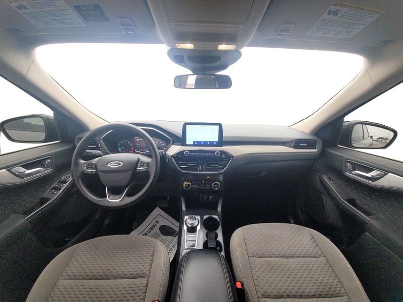 Ford Escape Vehicle Full-screen Gallery Image 15