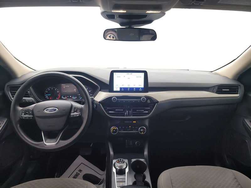 Ford Escape Vehicle Full-screen Gallery Image 16