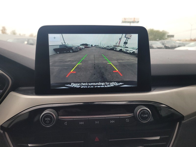 Ford Escape Vehicle Full-screen Gallery Image 18