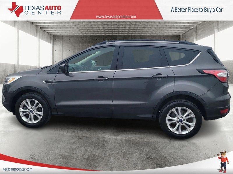 Ford Escape Vehicle Full-screen Gallery Image 05