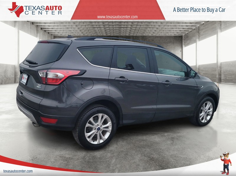 Ford Escape Vehicle Full-screen Gallery Image 07