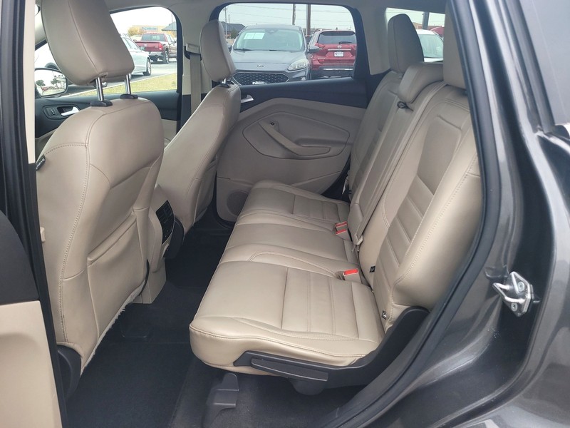 Ford Escape Vehicle Full-screen Gallery Image 10