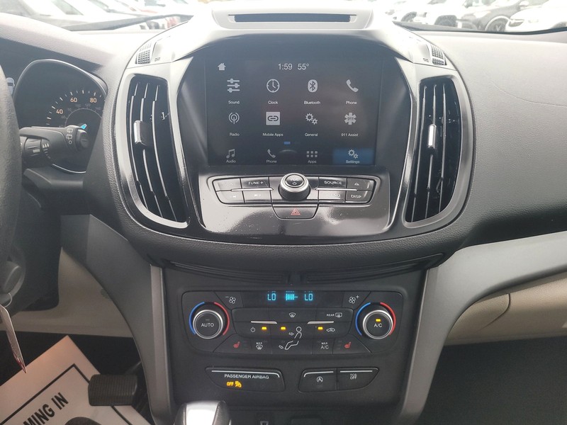 Ford Escape Vehicle Full-screen Gallery Image 12