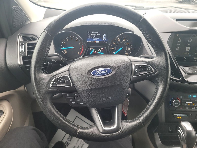Ford Escape Vehicle Full-screen Gallery Image 14